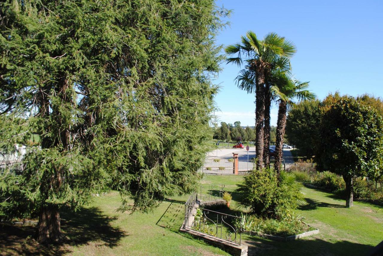 Bnbook Garden View Villa Sesto Calende Exterior photo